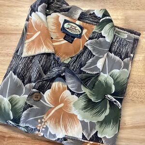 EUC Mens Tommy Bahama Floral Hawaiian Top